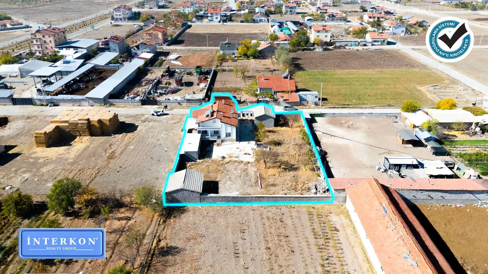 KONYA MERAM ÇOMAKLI MAHALLESİ SATILIK MÜSTAKİL 4+1 EV!